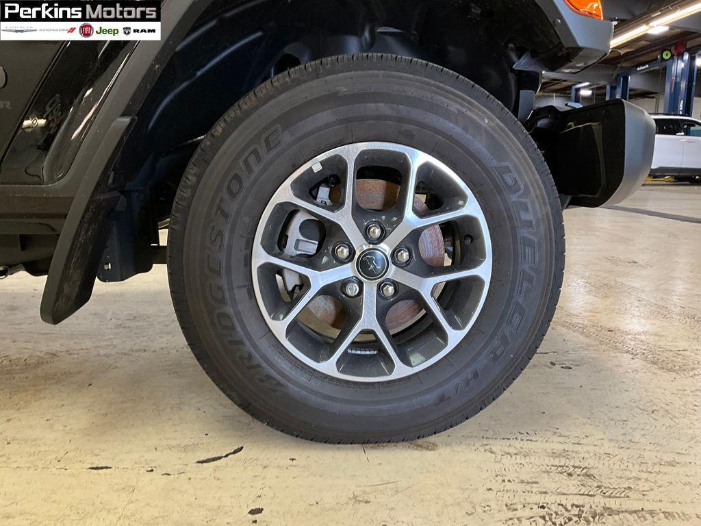 new 2025 Jeep Gladiator car, priced at $42,986