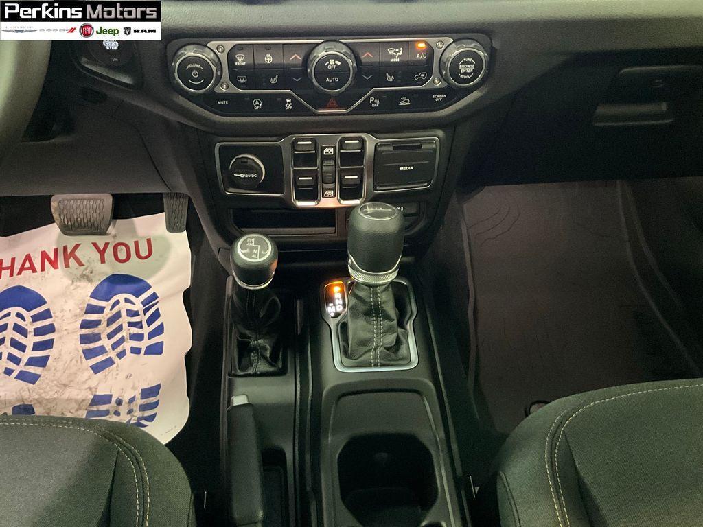 new 2025 Jeep Gladiator car, priced at $42,986