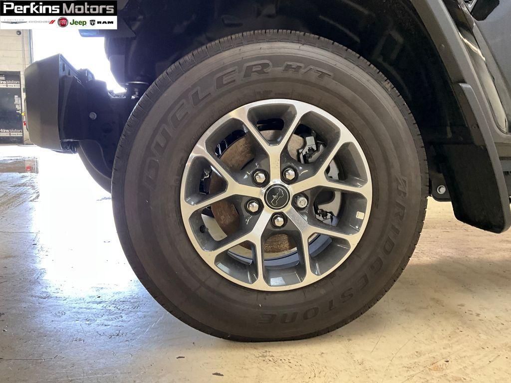 new 2025 Jeep Gladiator car, priced at $42,986