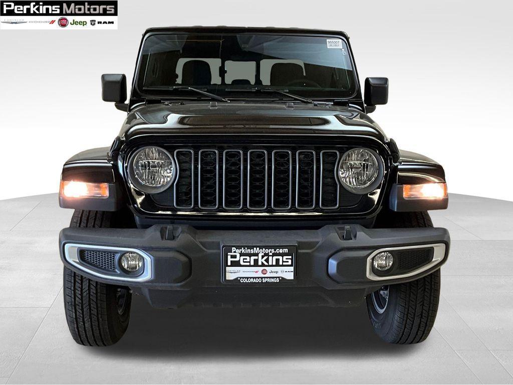 new 2025 Jeep Gladiator car, priced at $42,986