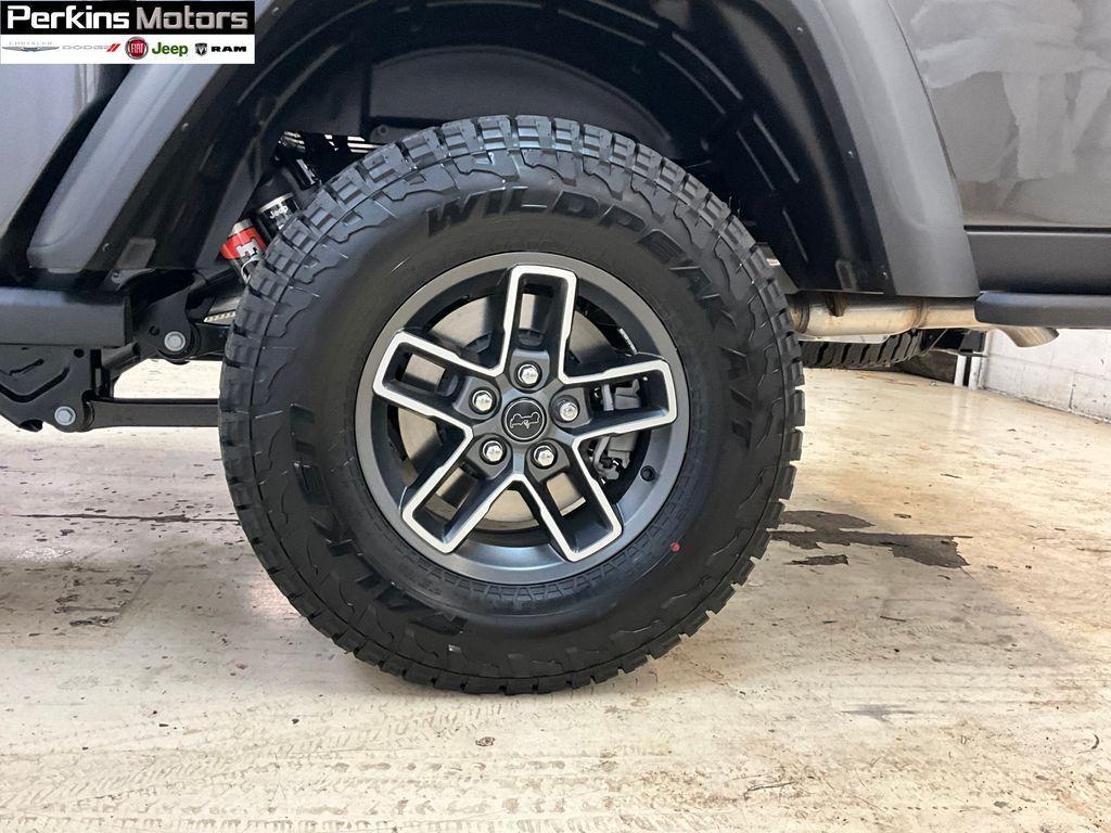 new 2025 Jeep Gladiator car, priced at $51,405