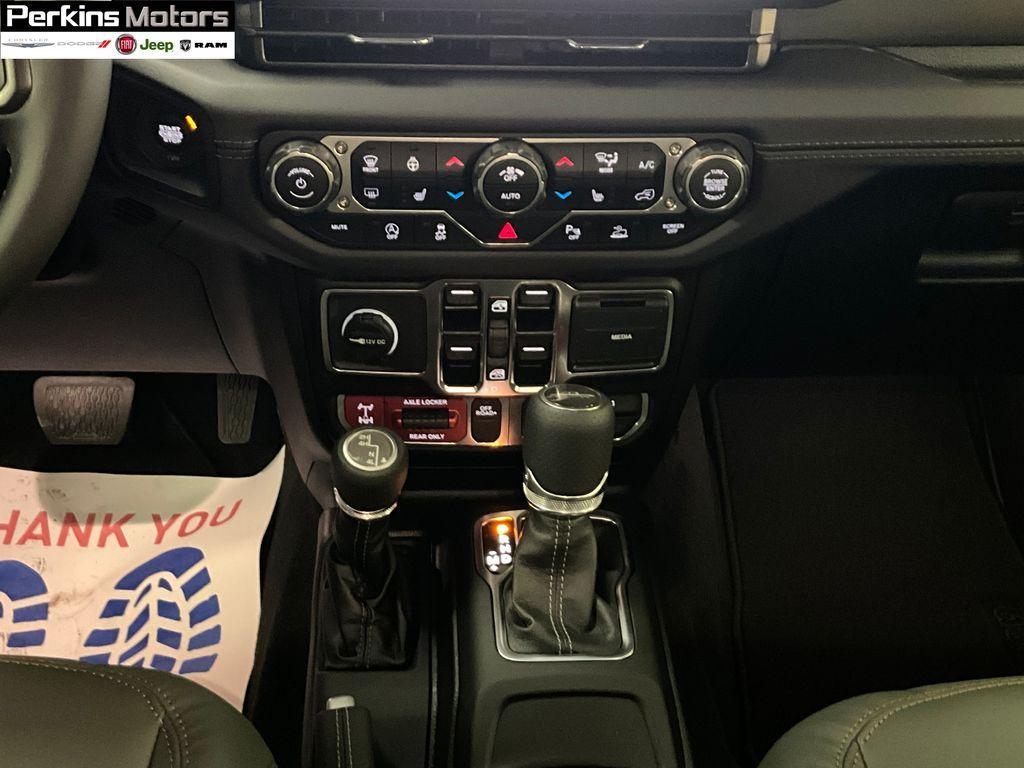 new 2025 Jeep Gladiator car, priced at $51,405