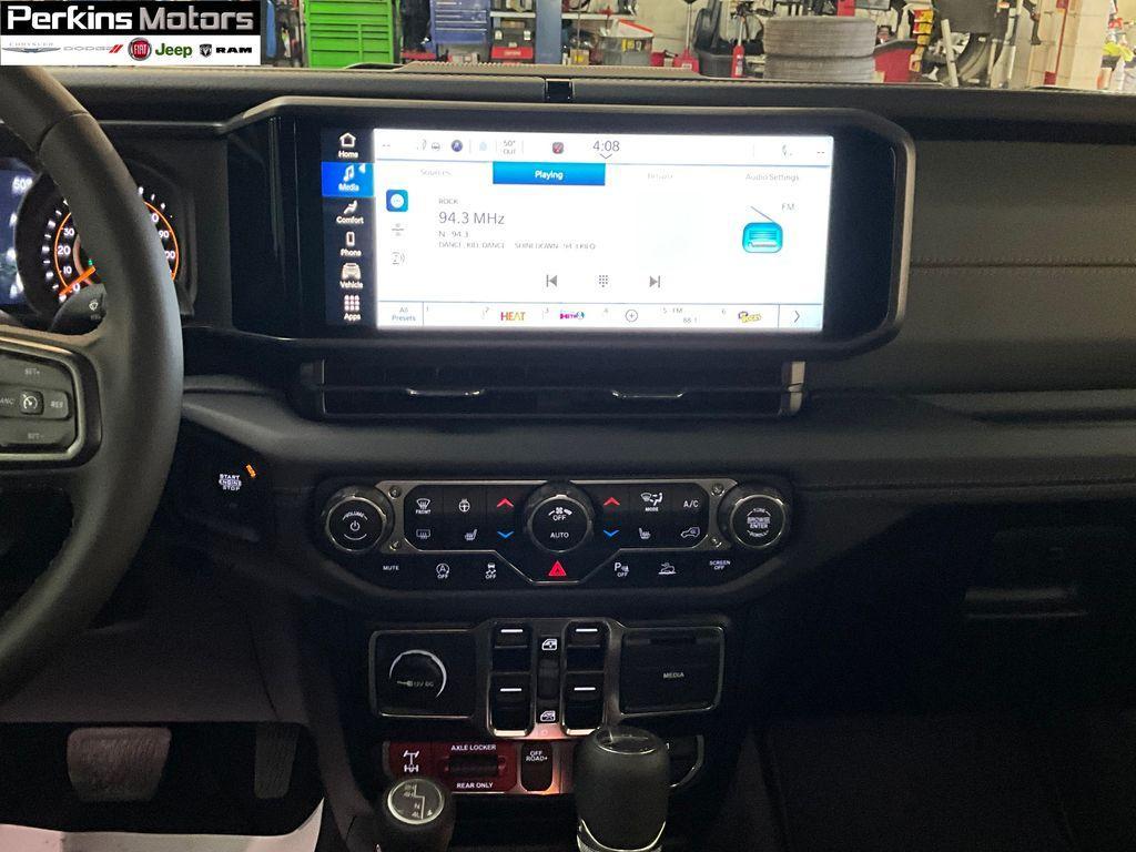 new 2025 Jeep Gladiator car, priced at $51,405