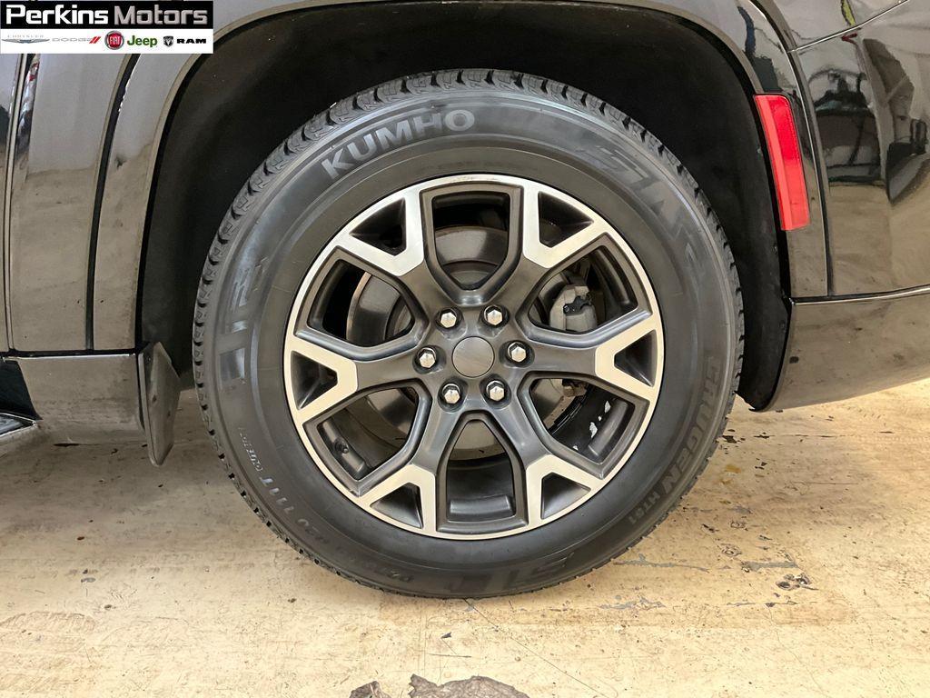 used 2024 Jeep Wagoneer L car, priced at $49,435