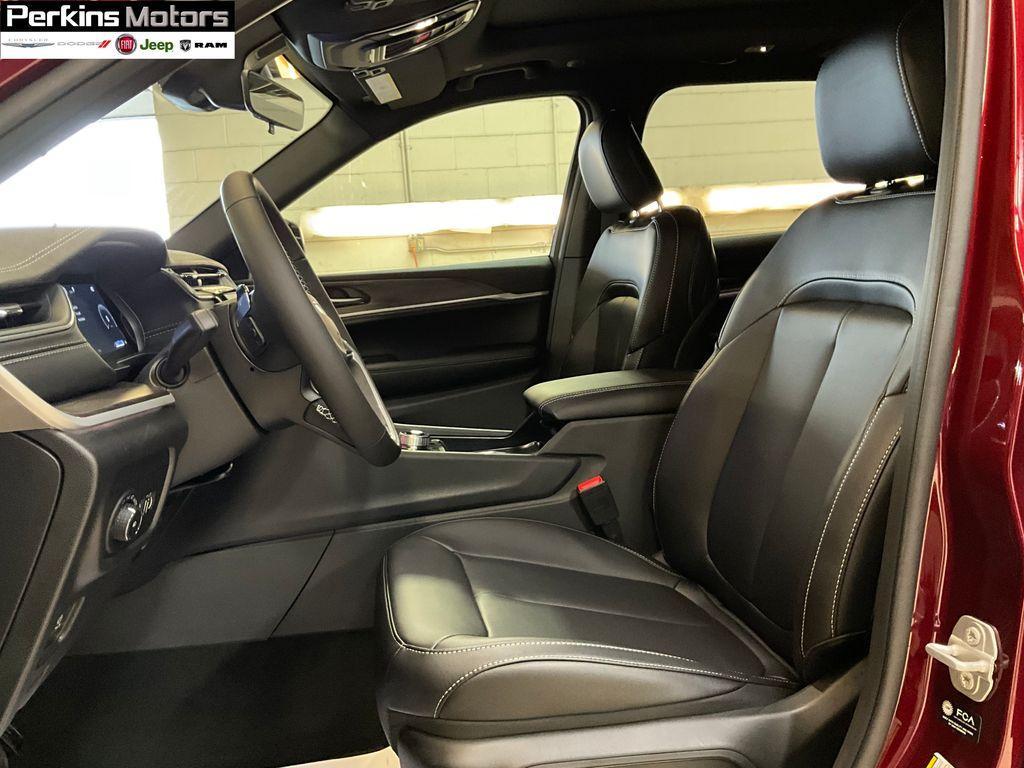 new 2025 Jeep Grand Cherokee L car, priced at $50,752