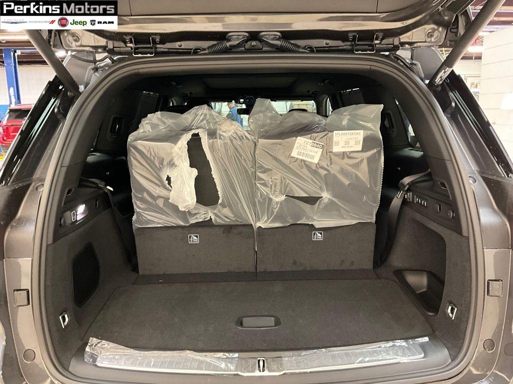 new 2025 Jeep Grand Cherokee L car, priced at $61,580