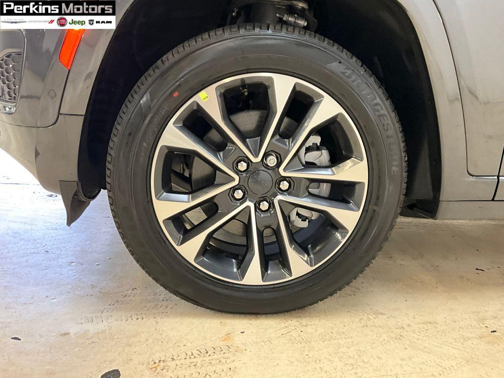 new 2025 Jeep Grand Cherokee L car, priced at $60,180