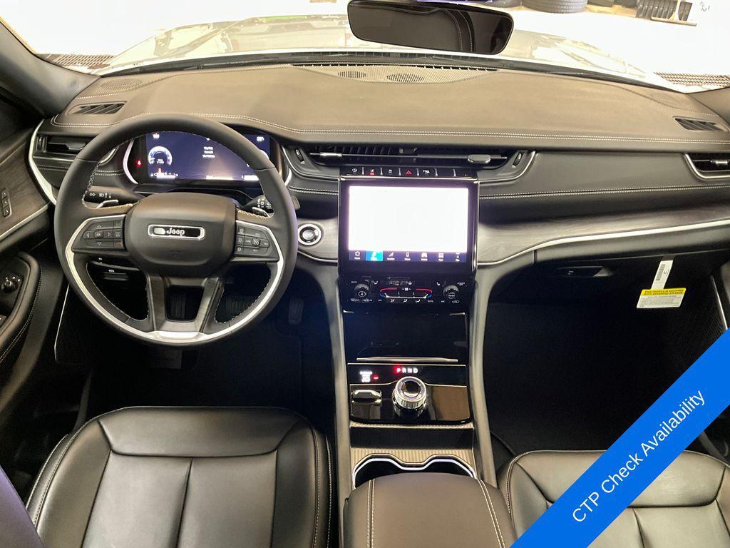 new 2025 Jeep Grand Cherokee car, priced at $48,983