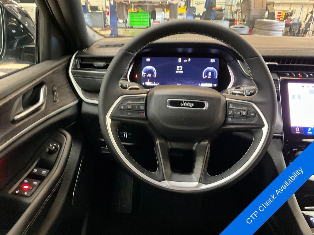 new 2025 Jeep Grand Cherokee car, priced at $48,983