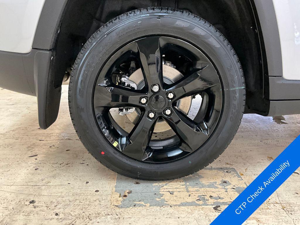 new 2025 Jeep Grand Cherokee car, priced at $48,983