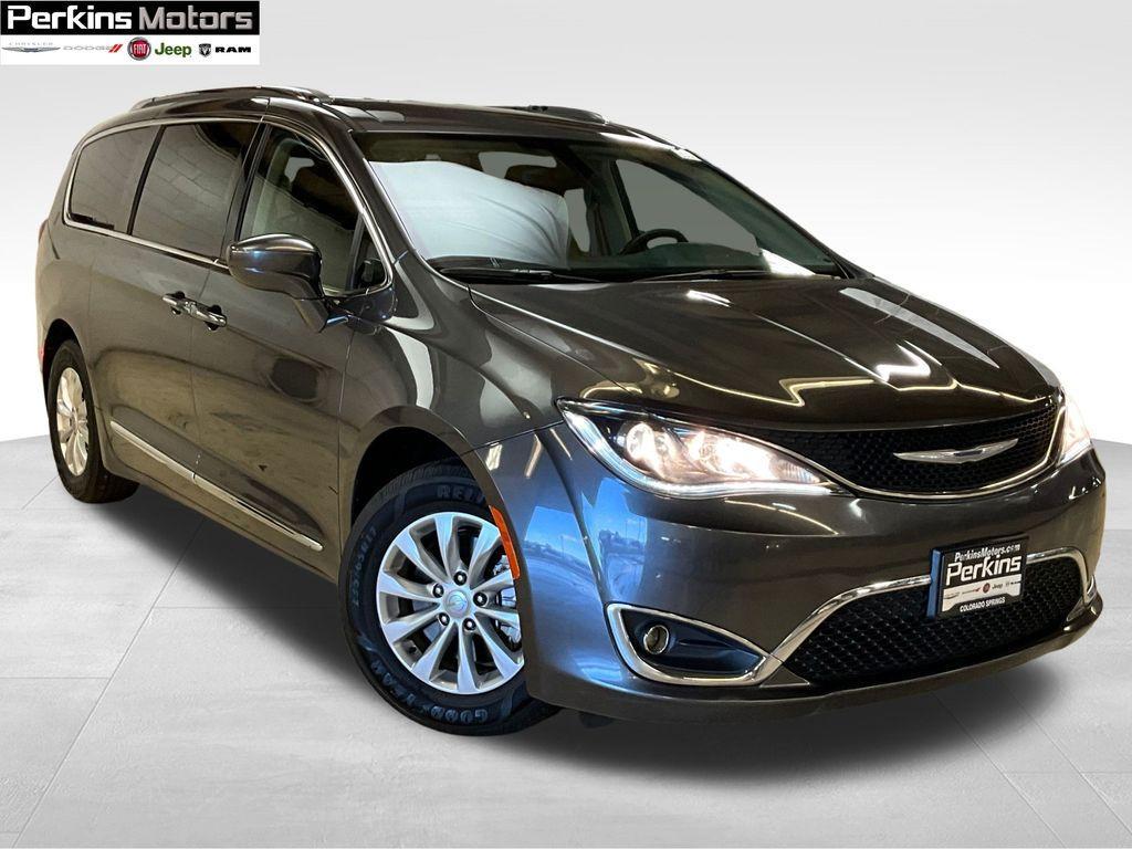 used 2018 Chrysler Pacifica car, priced at $15,594