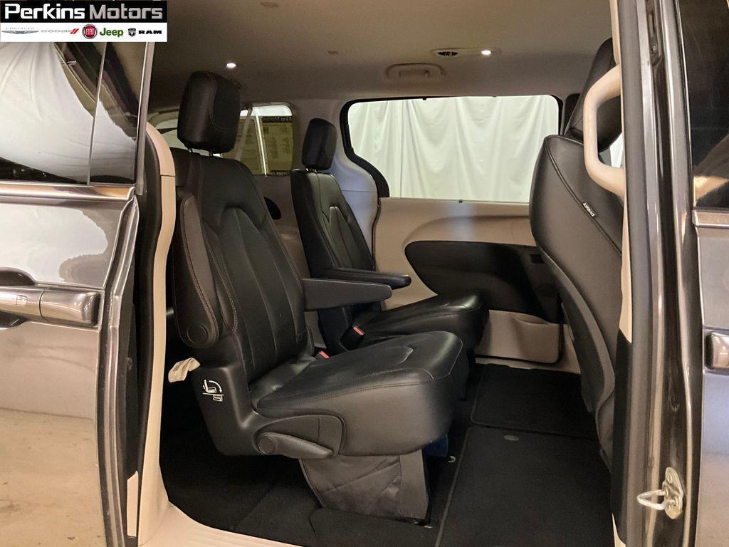 used 2018 Chrysler Pacifica car, priced at $15,594