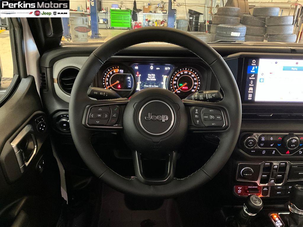 new 2025 Jeep Wrangler car, priced at $44,166