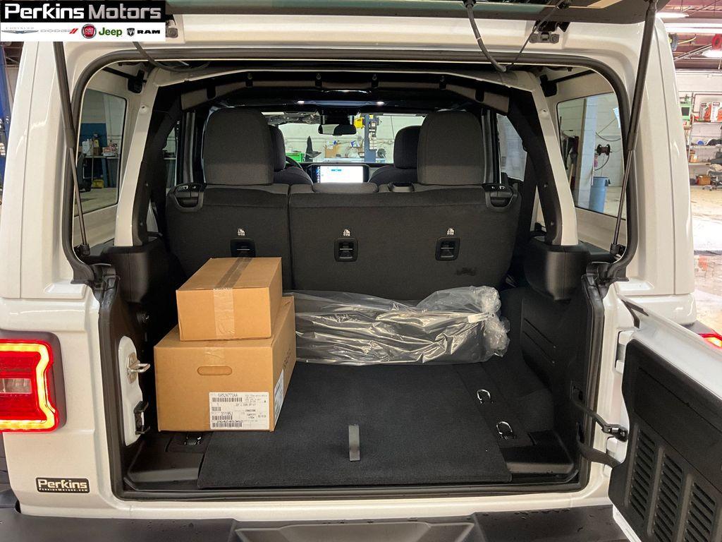 new 2025 Jeep Wrangler car, priced at $44,166