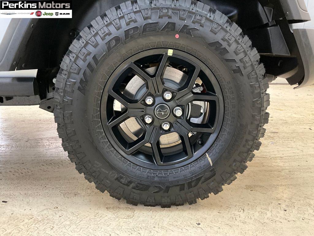 new 2025 Jeep Wrangler car, priced at $44,166