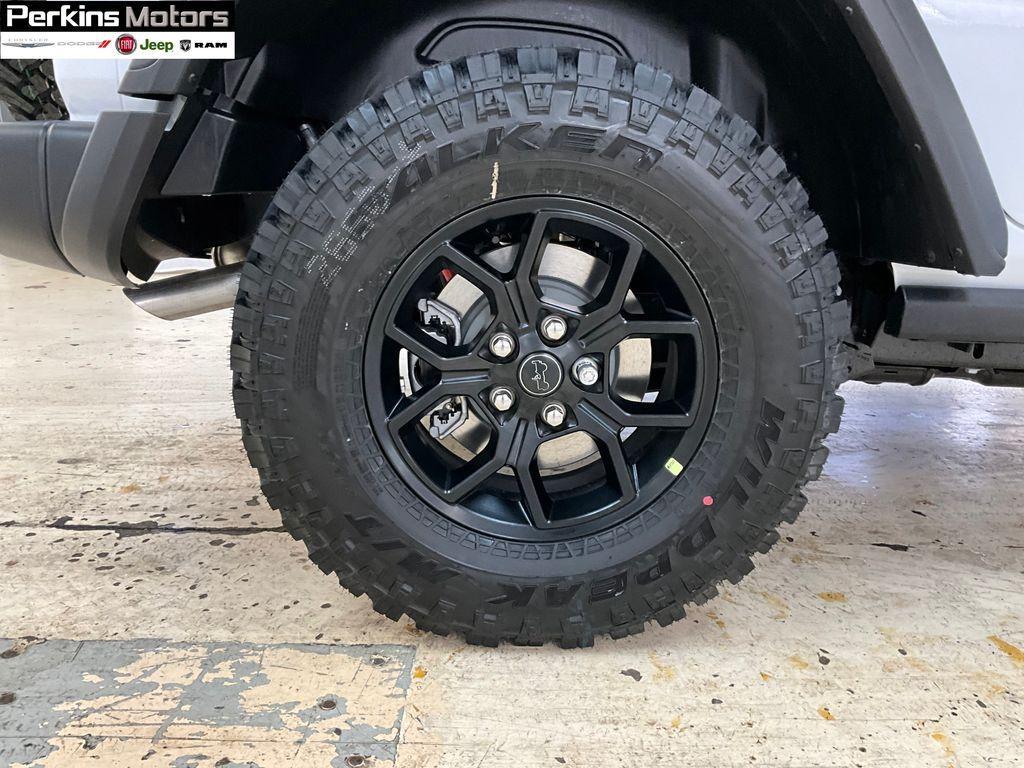 new 2025 Jeep Wrangler car, priced at $44,166