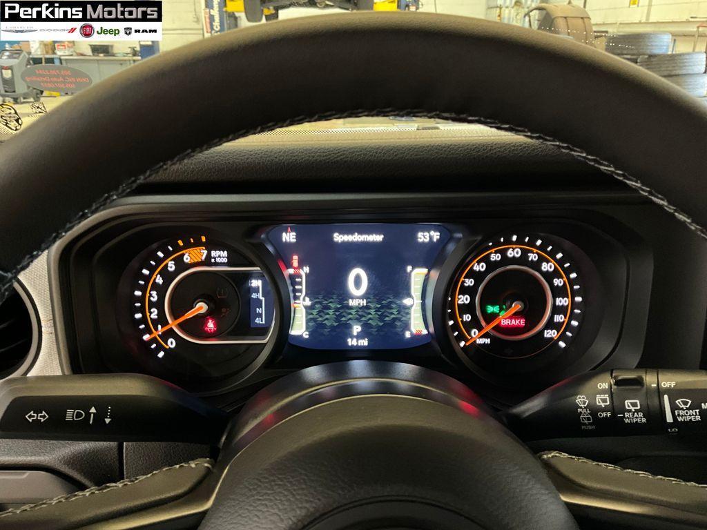 new 2025 Jeep Wrangler car, priced at $44,166