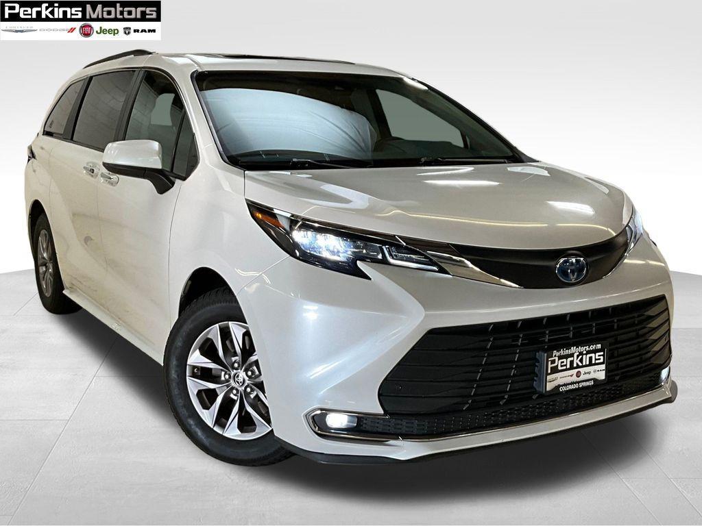 used 2024 Toyota Sienna car, priced at $43,069