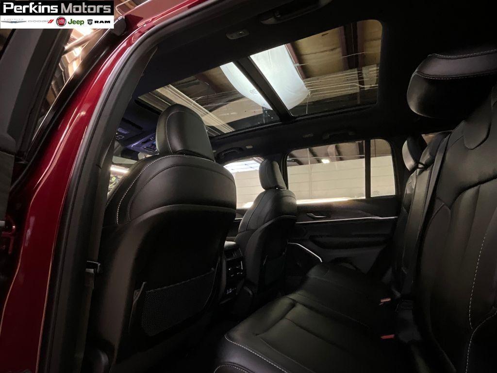 new 2025 Jeep Grand Cherokee car, priced at $46,983