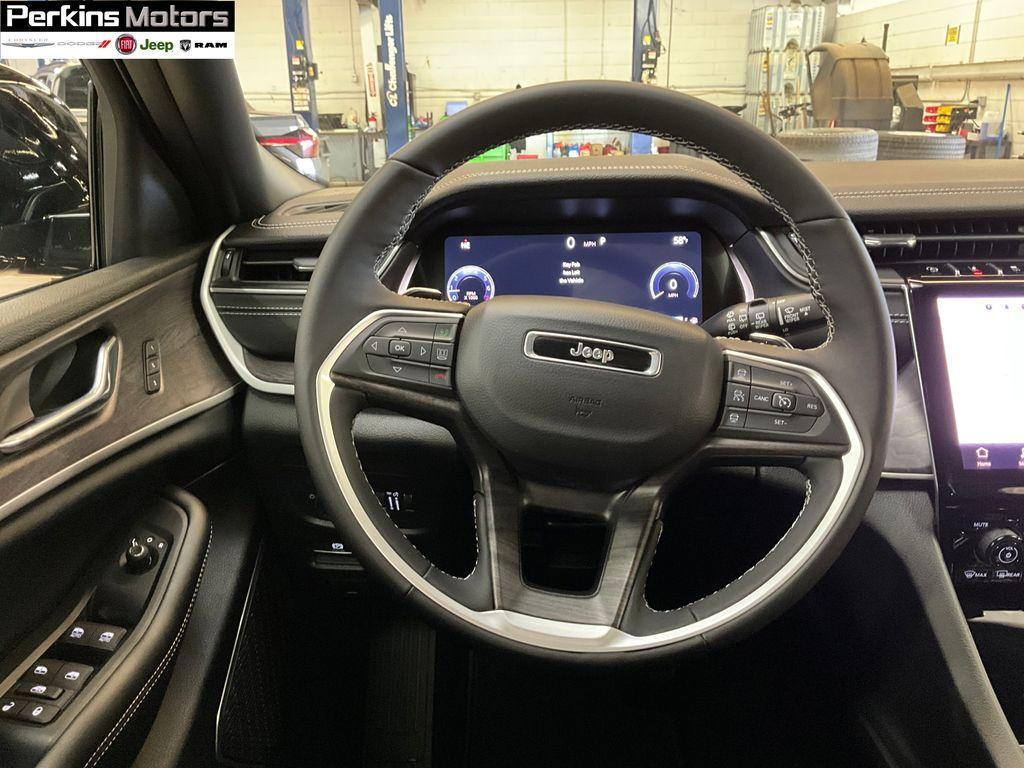 new 2025 Jeep Grand Cherokee car, priced at $46,983