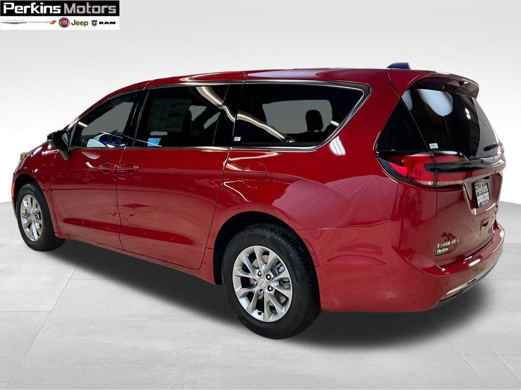 new 2026 Chrysler Pacifica car, priced at $53,677