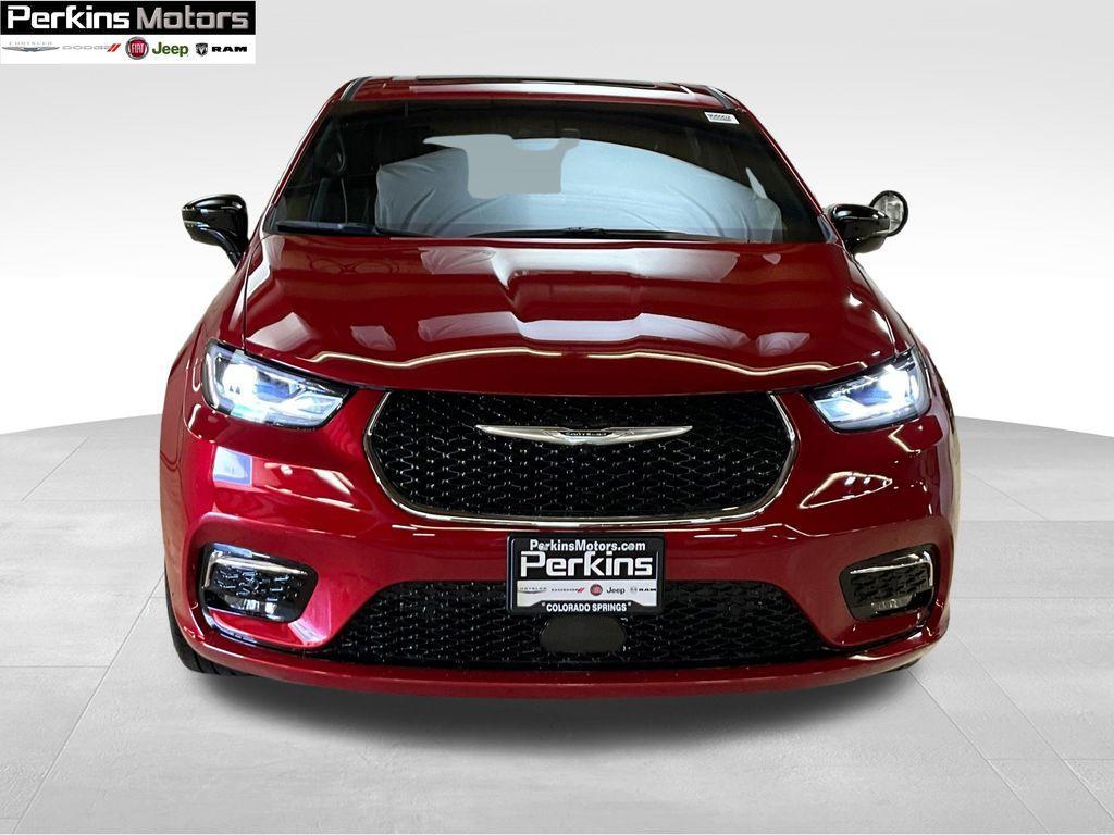 new 2026 Chrysler Pacifica car, priced at $53,677