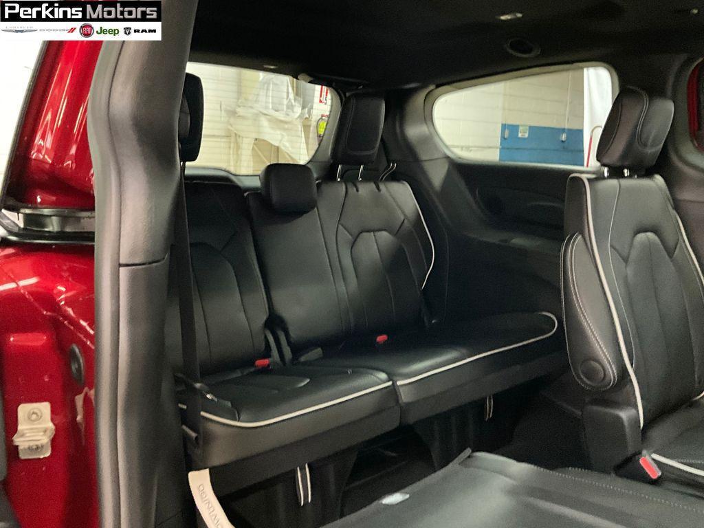 new 2026 Chrysler Pacifica car, priced at $53,677