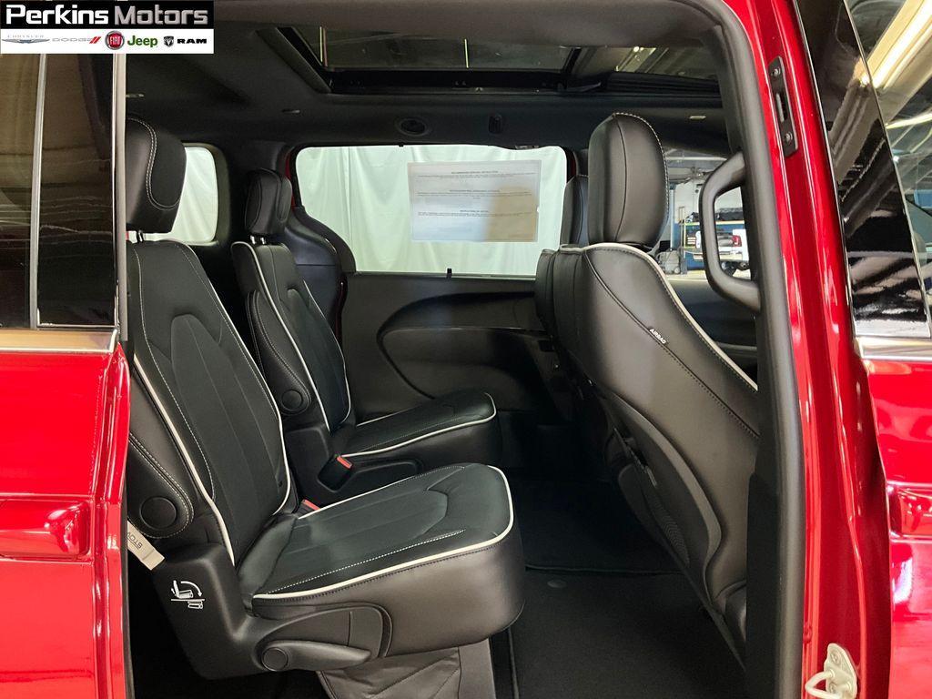 new 2026 Chrysler Pacifica car, priced at $53,677