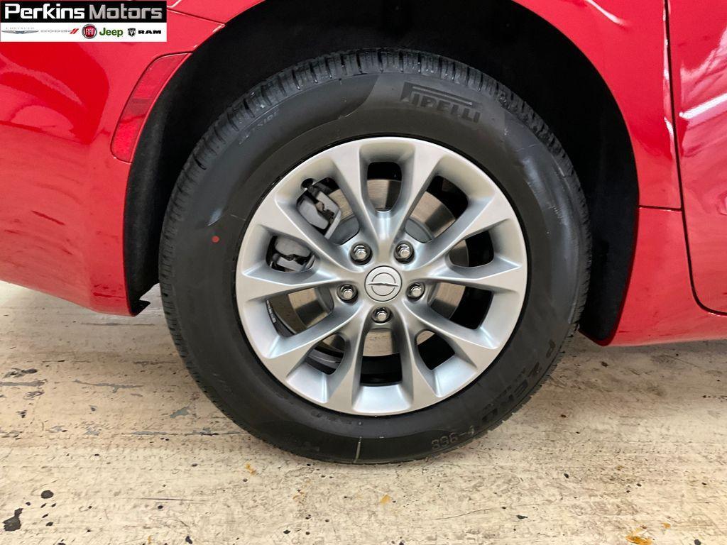 new 2026 Chrysler Pacifica car, priced at $53,677