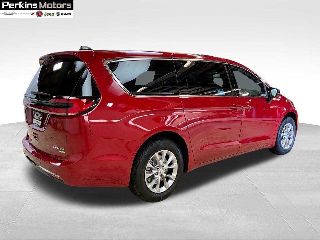 new 2026 Chrysler Pacifica car, priced at $53,677