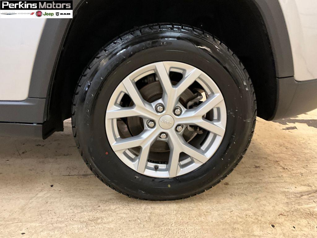 used 2023 Jeep Grand Cherokee car, priced at $28,801