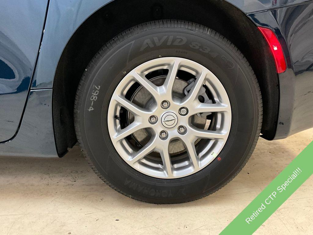 new 2025 Chrysler Pacifica car, priced at $39,167