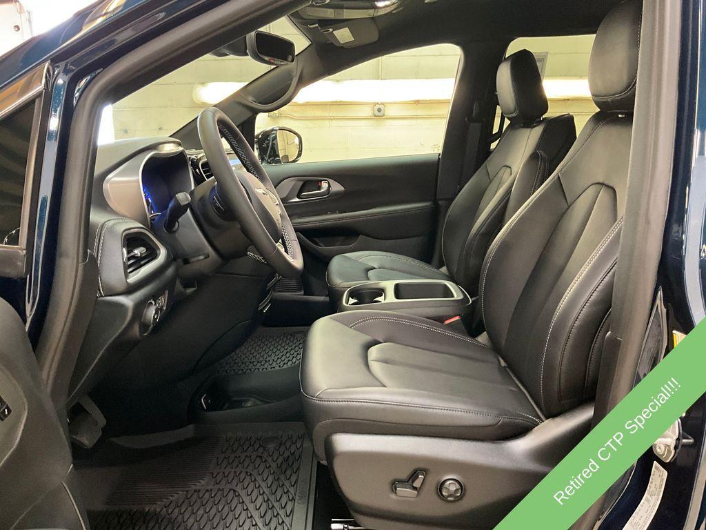 new 2025 Chrysler Pacifica car, priced at $39,167