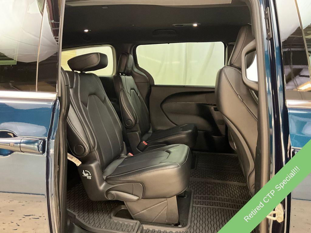 new 2025 Chrysler Pacifica car, priced at $39,167