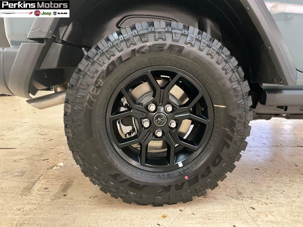 new 2025 Jeep Wrangler car, priced at $49,052
