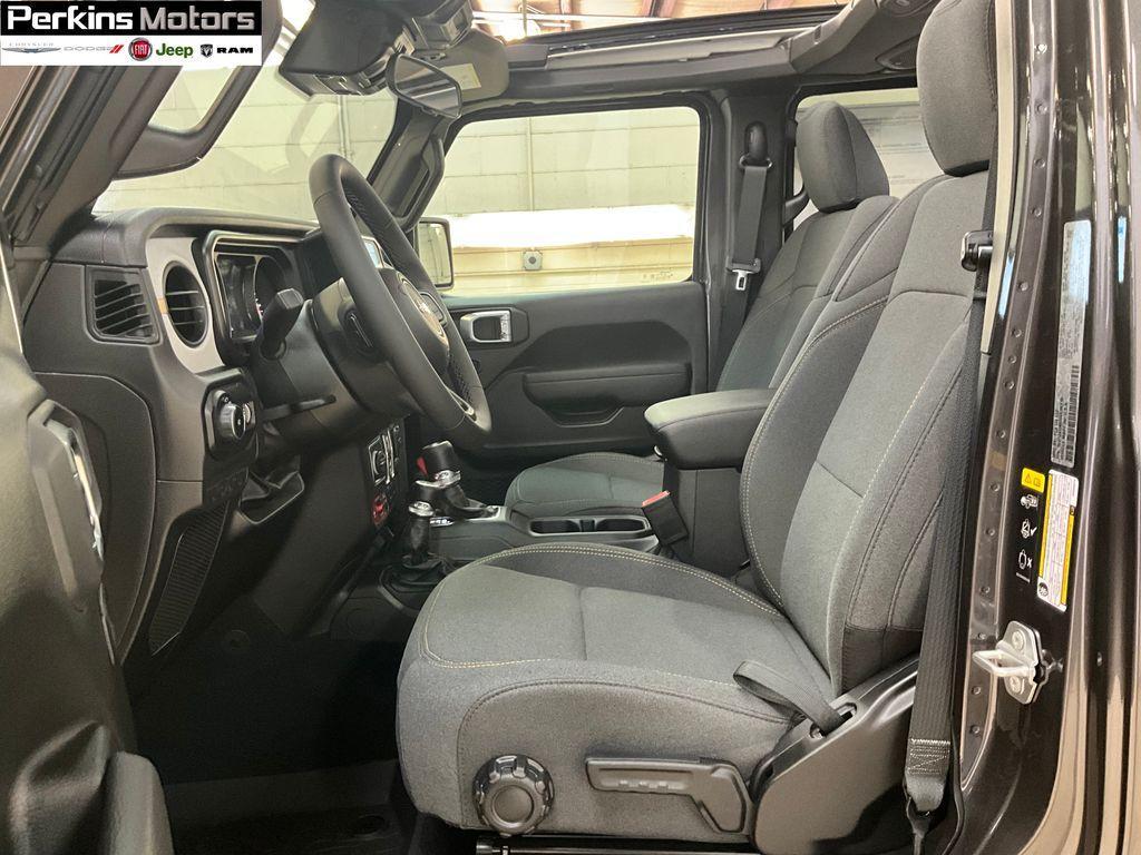 new 2025 Jeep Wrangler car, priced at $49,052