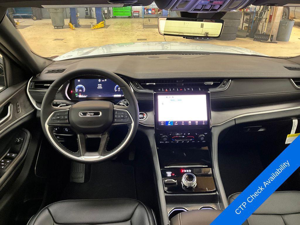 new 2025 Jeep Grand Cherokee car, priced at $47,731