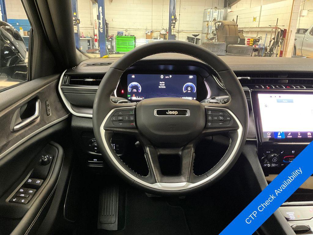 new 2025 Jeep Grand Cherokee car, priced at $47,731