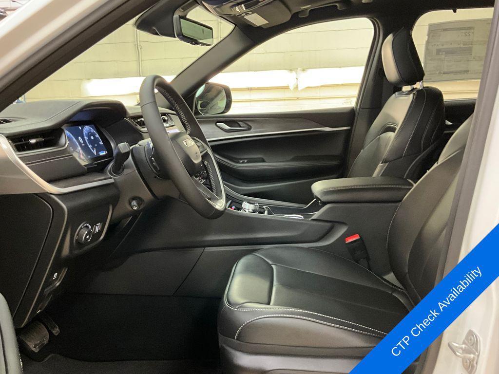 new 2025 Jeep Grand Cherokee car, priced at $47,731