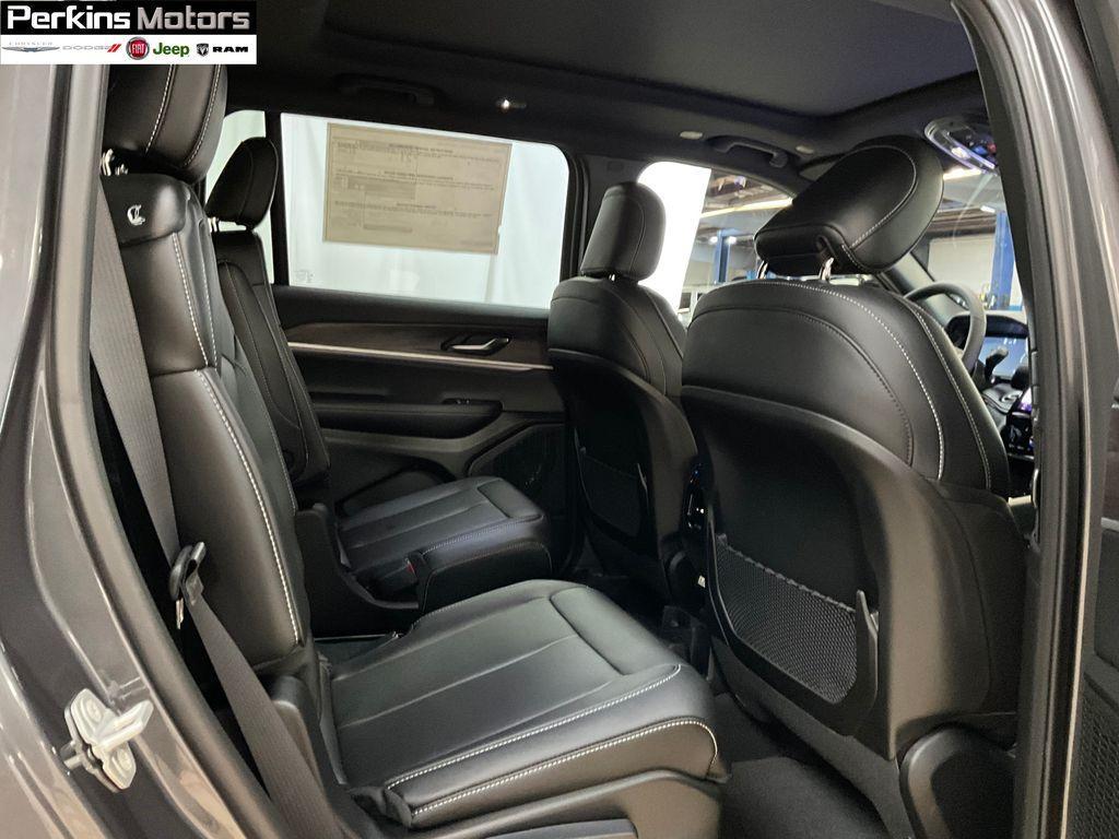 new 2025 Jeep Grand Cherokee L car, priced at $46,752