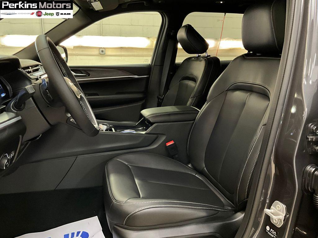 new 2025 Jeep Grand Cherokee L car, priced at $46,752