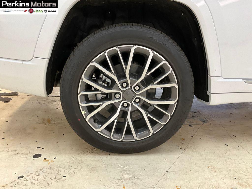 new 2025 Jeep Grand Cherokee L car, priced at $65,318