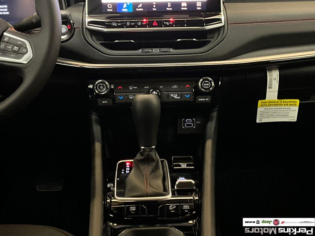 new 2025 Jeep Compass car, priced at $36,810