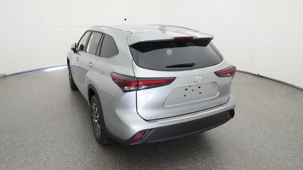 new 2025 Toyota Highlander car, priced at $46,921