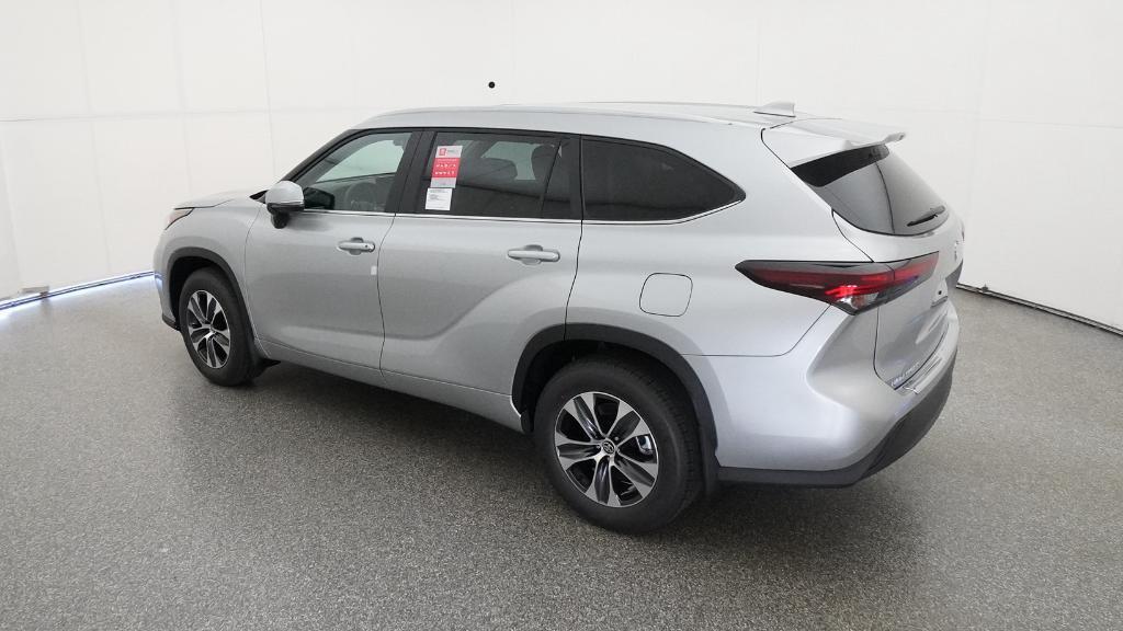 new 2025 Toyota Highlander car, priced at $46,921