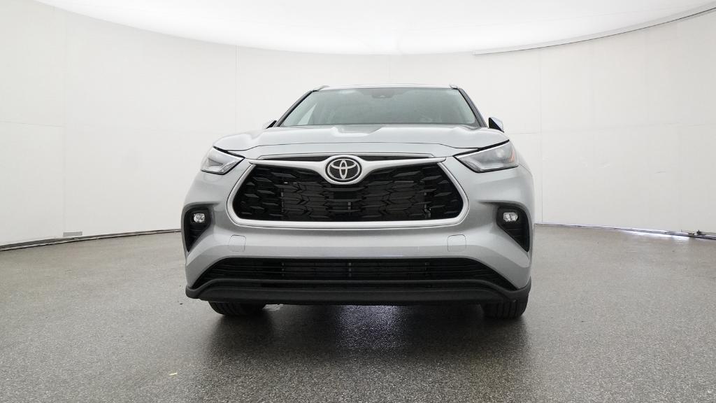 new 2025 Toyota Highlander car, priced at $46,921