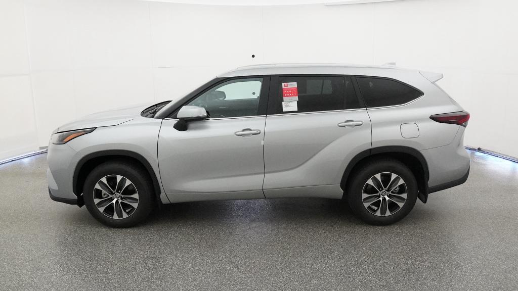 new 2025 Toyota Highlander car, priced at $46,921