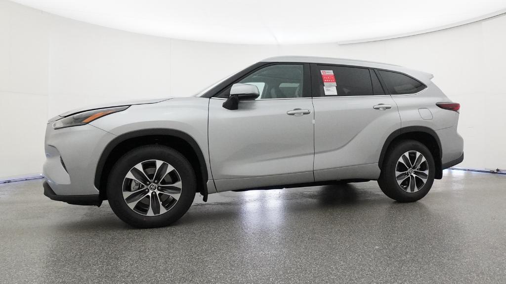 new 2025 Toyota Highlander car, priced at $46,921