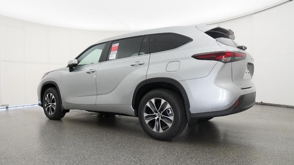 new 2025 Toyota Highlander car, priced at $46,921