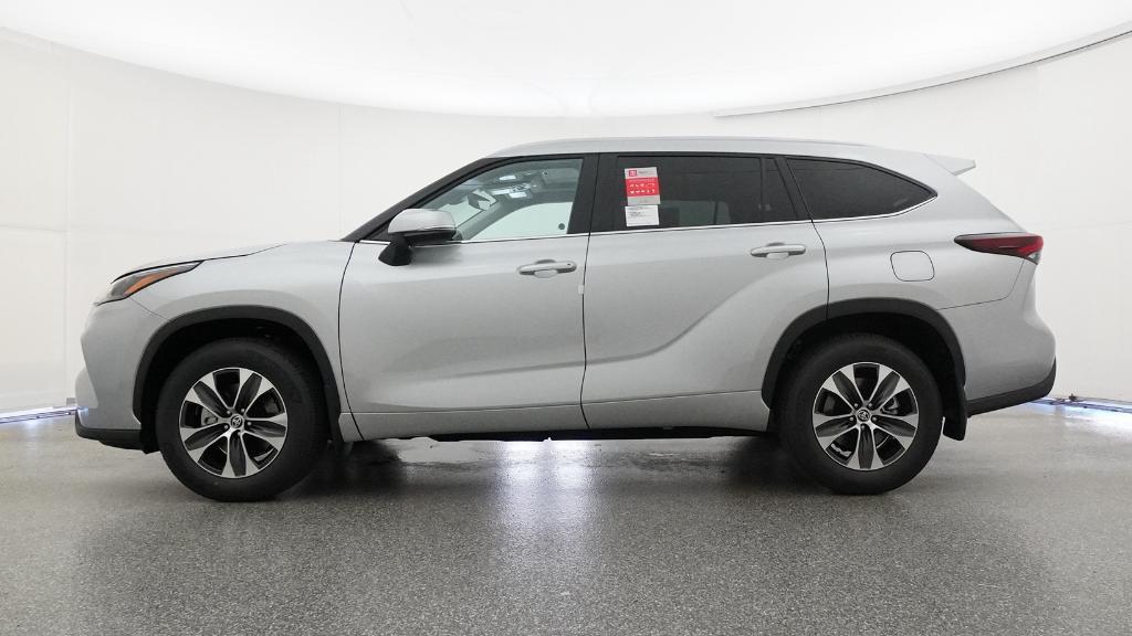 new 2025 Toyota Highlander car, priced at $46,921